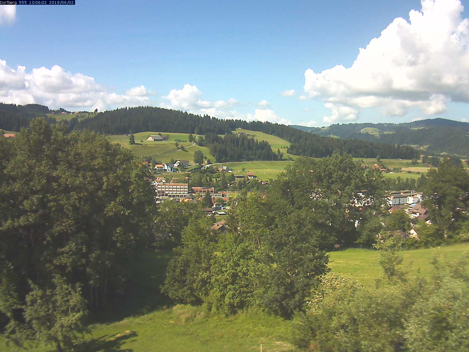 Webcam-Bild: Aussicht vom Dorfberg in Langnau 20180602-100601