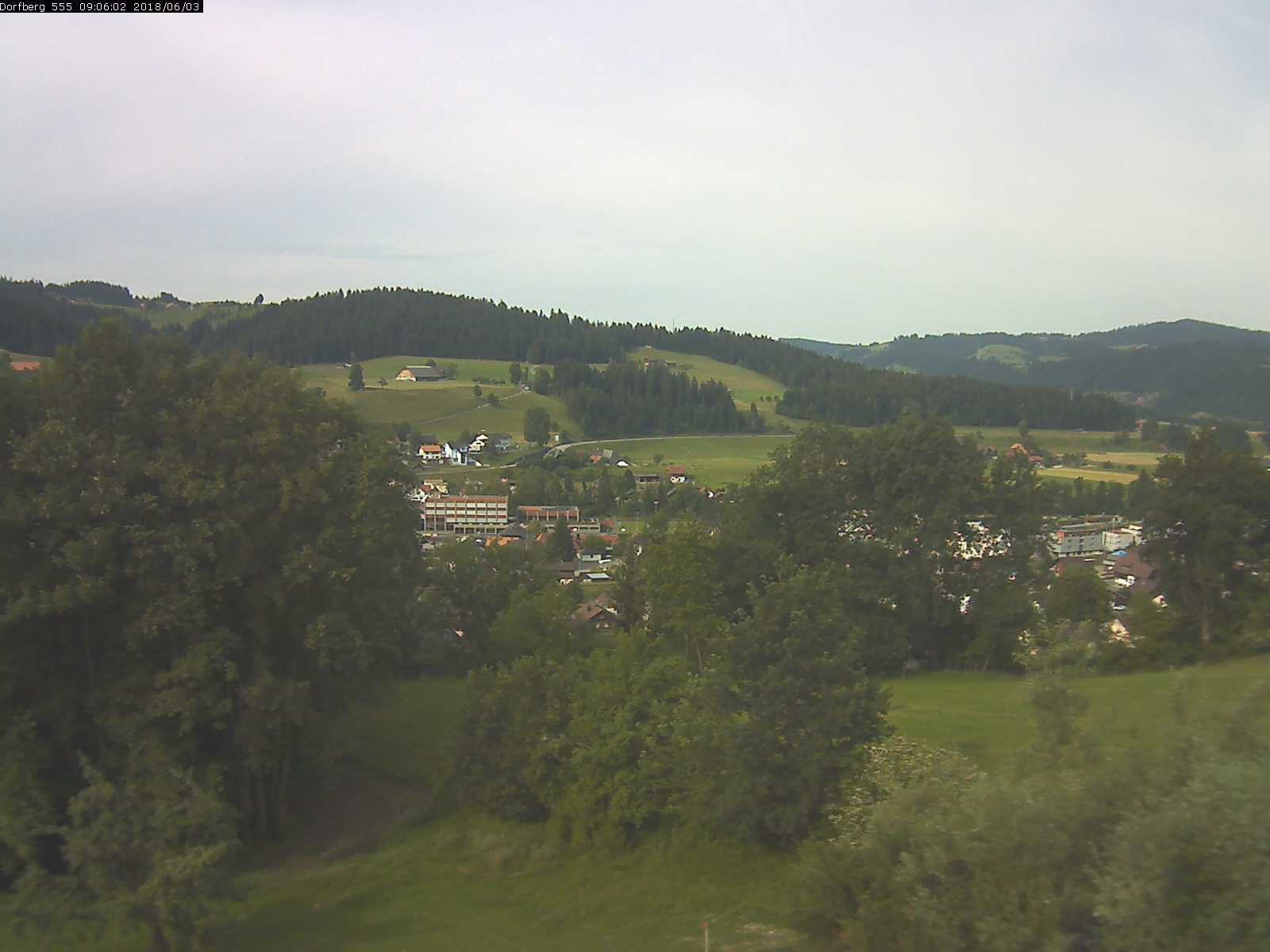 Webcam-Bild: Aussicht vom Dorfberg in Langnau 20180603-090601