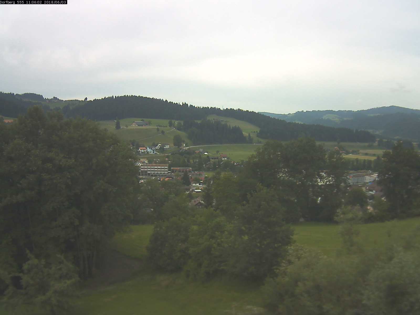 Webcam-Bild: Aussicht vom Dorfberg in Langnau 20180603-110601