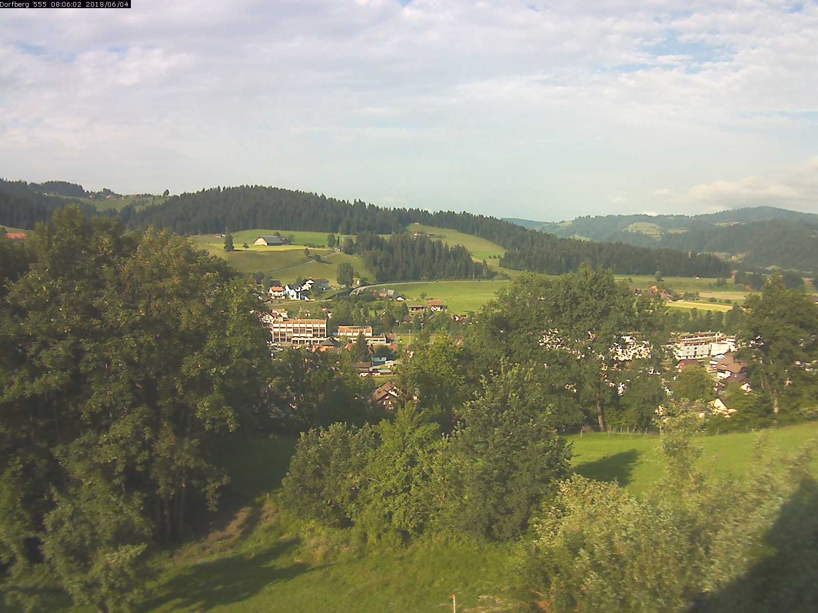 Webcam-Bild: Aussicht vom Dorfberg in Langnau 20180604-080601