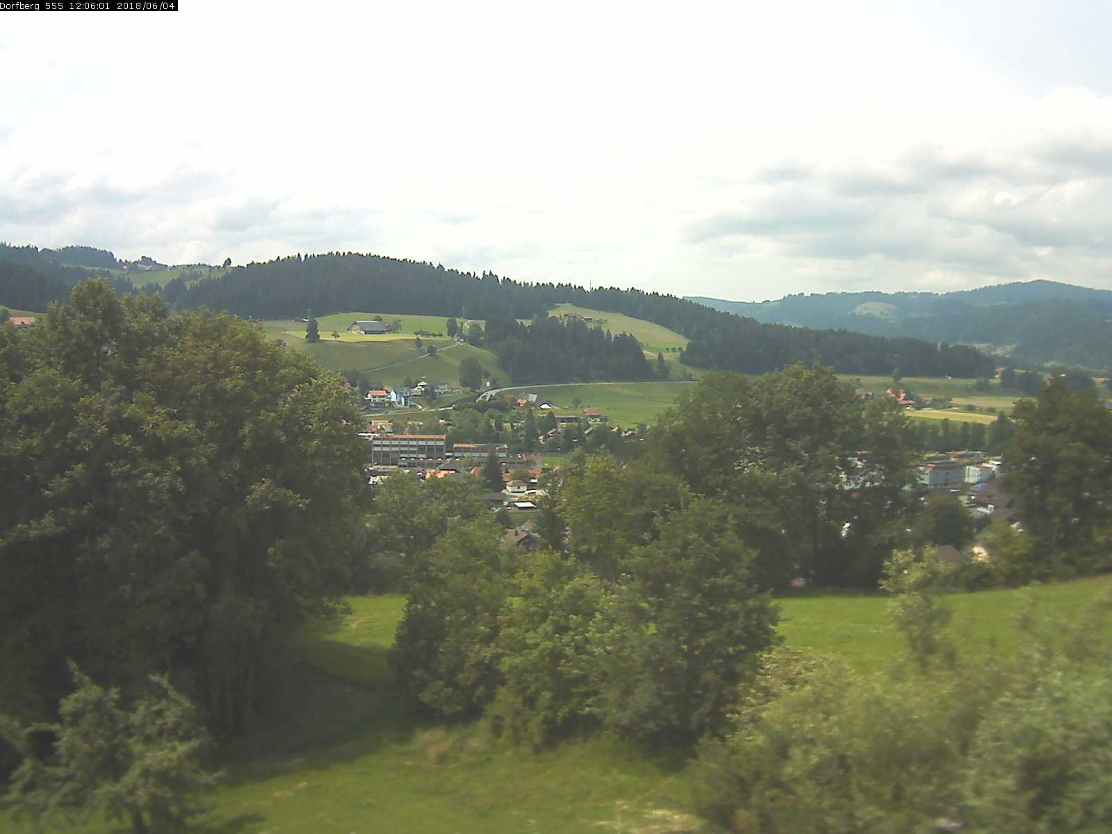 Webcam-Bild: Aussicht vom Dorfberg in Langnau 20180604-120601