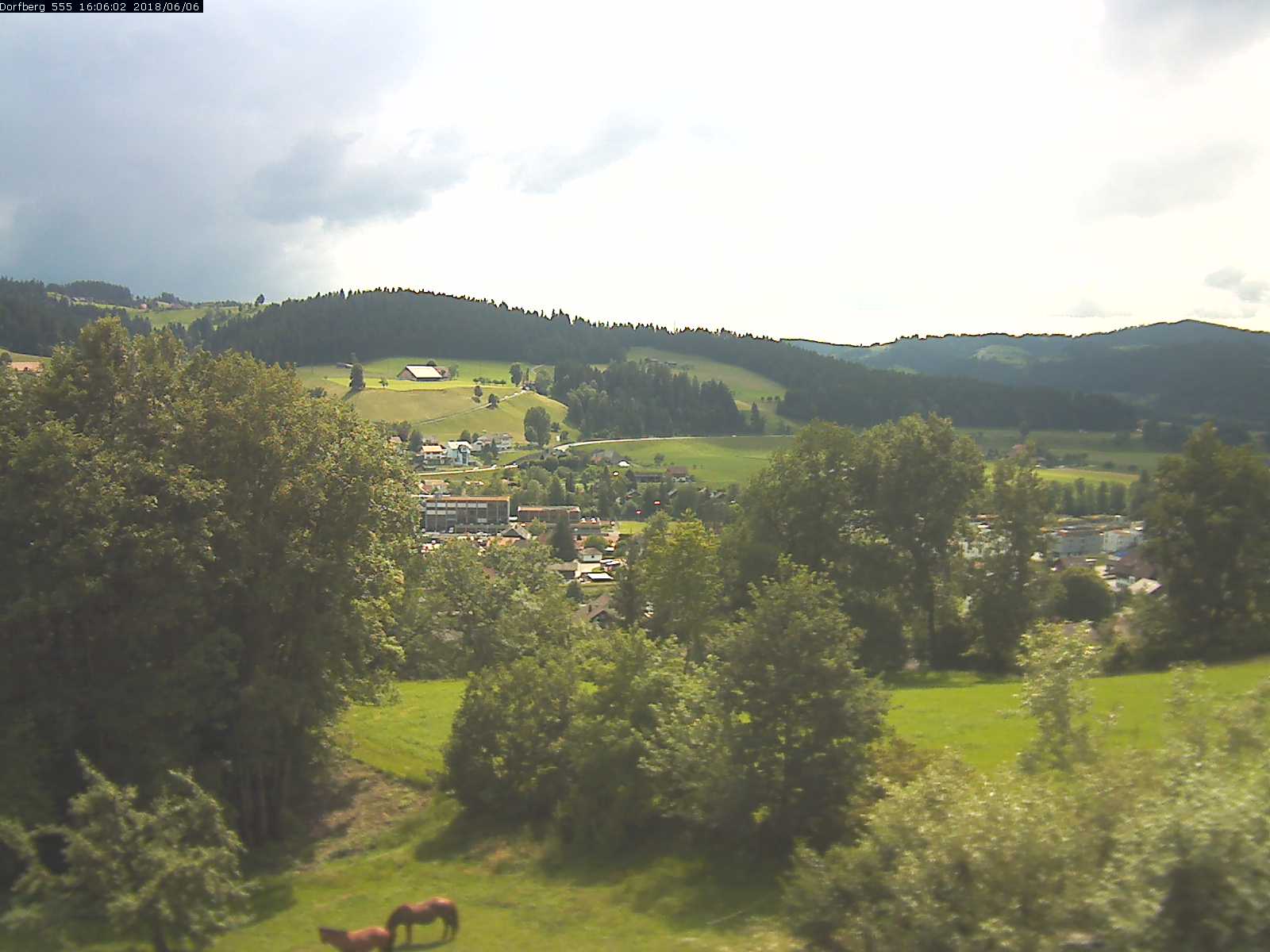 Webcam-Bild: Aussicht vom Dorfberg in Langnau 20180606-160601