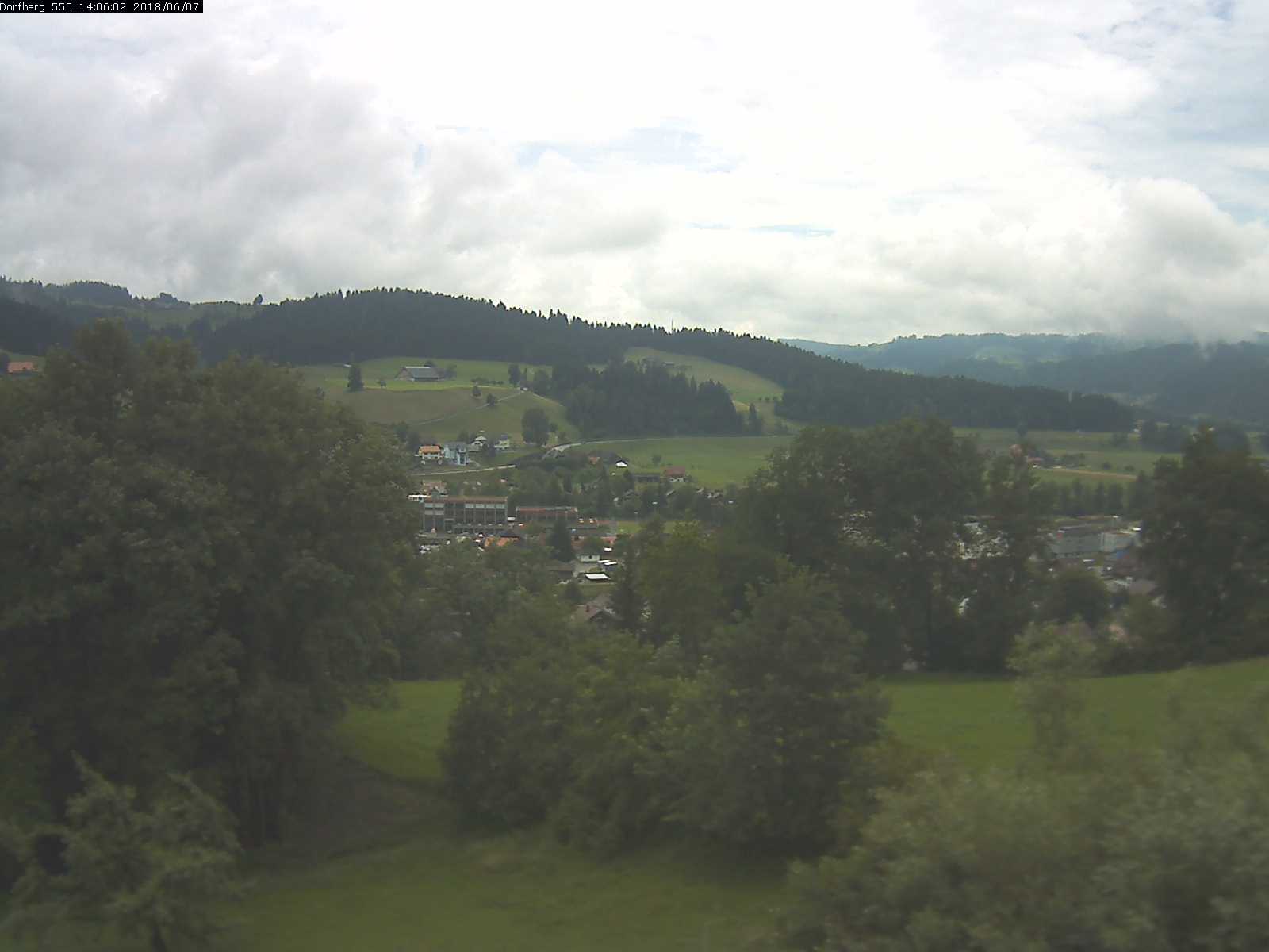 Webcam-Bild: Aussicht vom Dorfberg in Langnau 20180607-140601