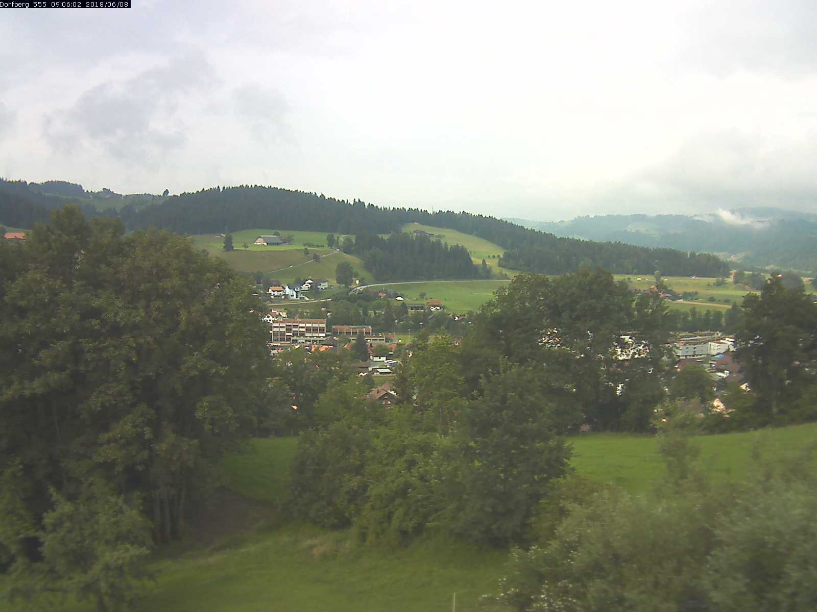 Webcam-Bild: Aussicht vom Dorfberg in Langnau 20180608-090601