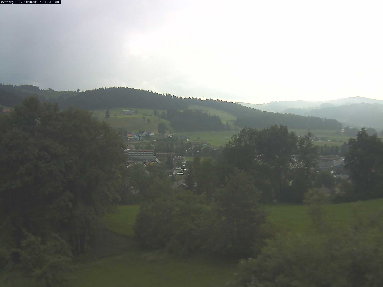 Webcam-Bild: Aussicht vom Dorfberg in Langnau 20180608-180601
