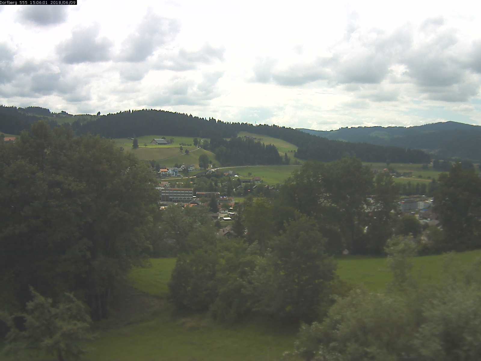Webcam-Bild: Aussicht vom Dorfberg in Langnau 20180609-150601