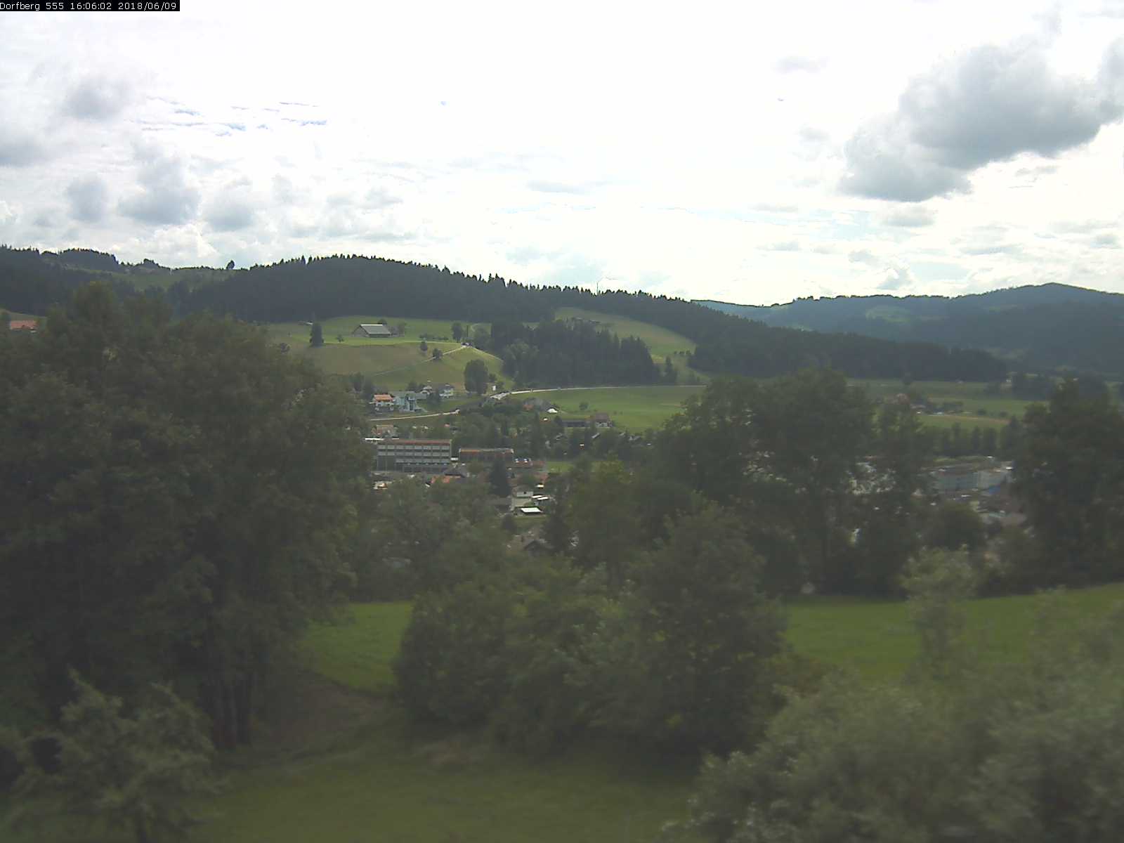 Webcam-Bild: Aussicht vom Dorfberg in Langnau 20180609-160601
