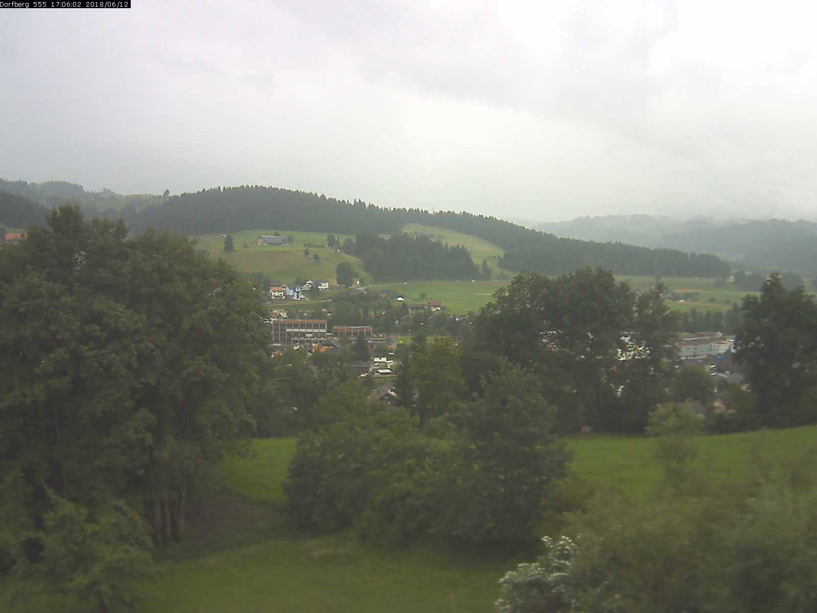 Webcam-Bild: Aussicht vom Dorfberg in Langnau 20180612-170601