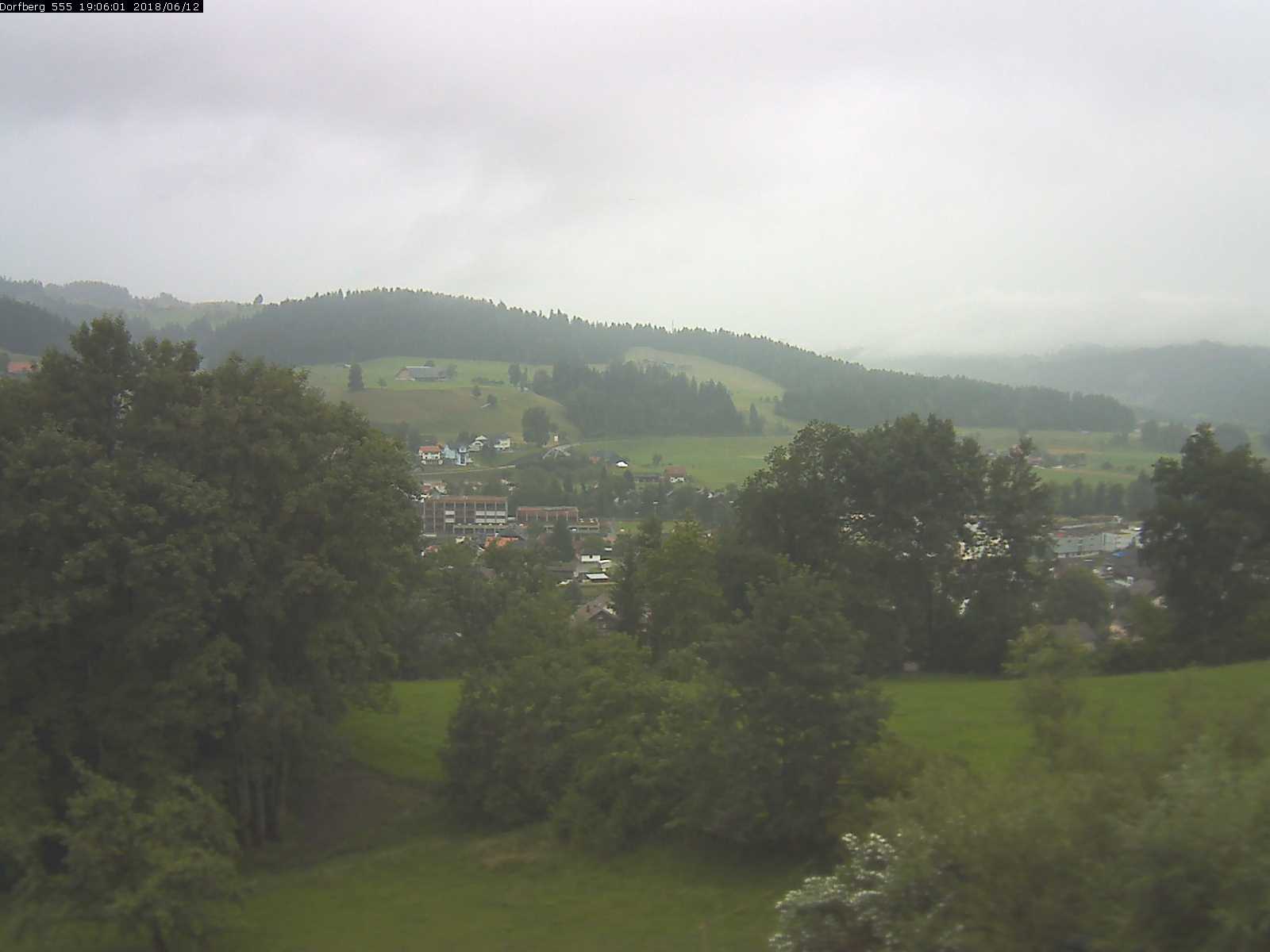 Webcam-Bild: Aussicht vom Dorfberg in Langnau 20180612-190601