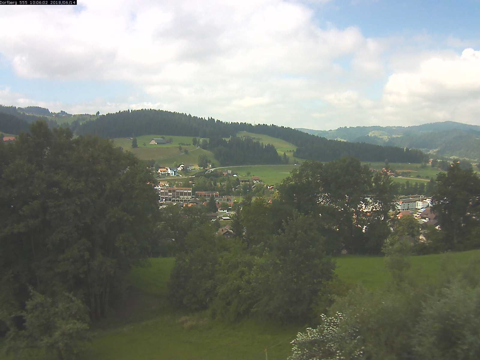 Webcam-Bild: Aussicht vom Dorfberg in Langnau 20180614-100601