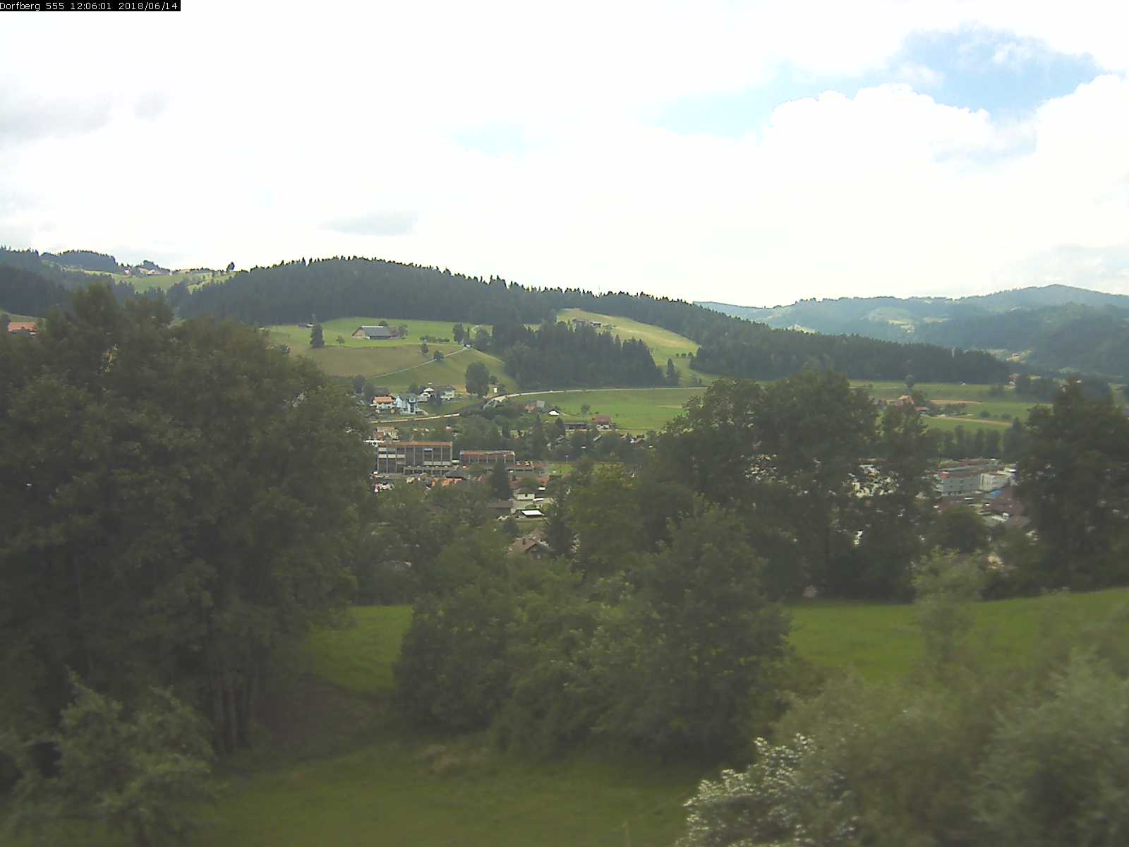 Webcam-Bild: Aussicht vom Dorfberg in Langnau 20180614-120601