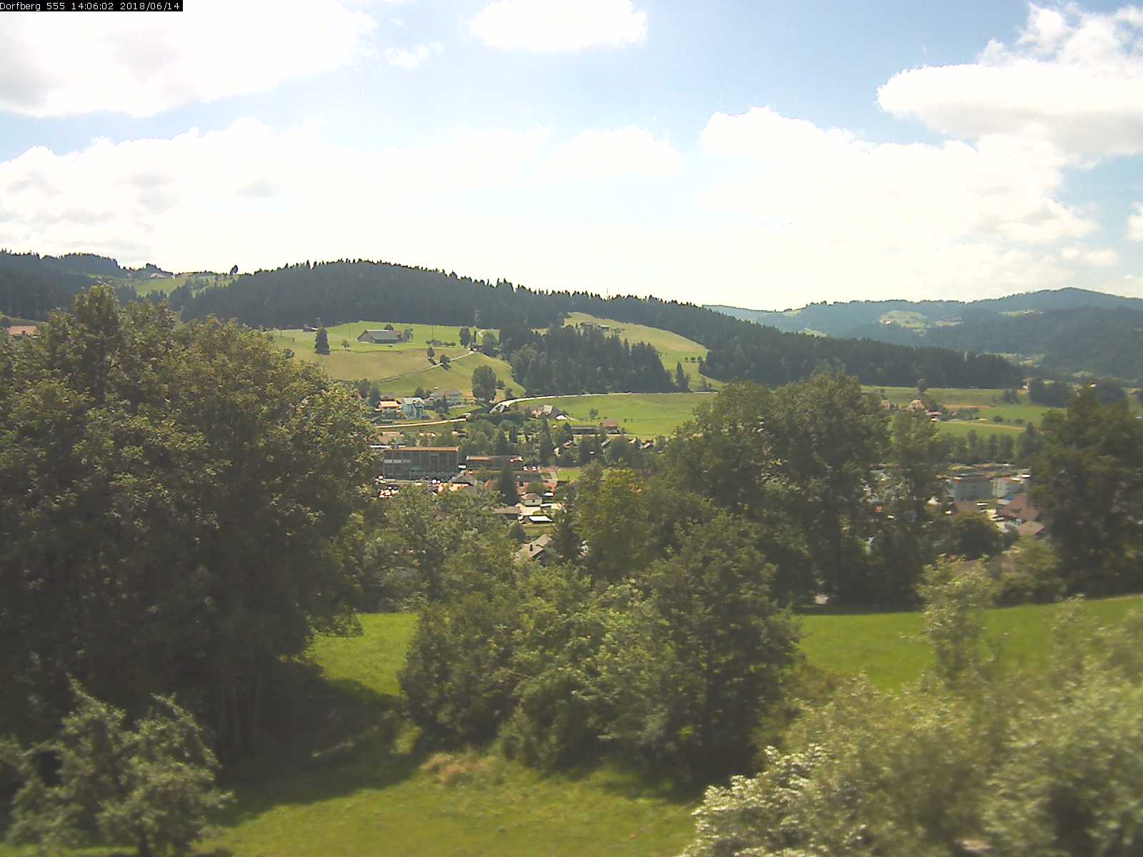 Webcam-Bild: Aussicht vom Dorfberg in Langnau 20180614-140601