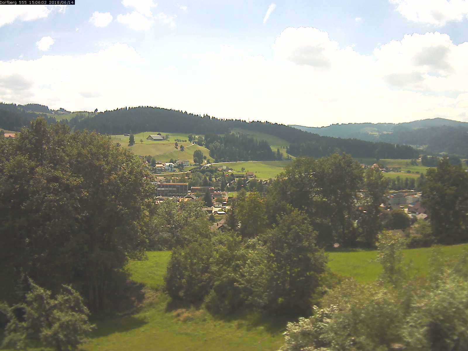 Webcam-Bild: Aussicht vom Dorfberg in Langnau 20180614-150601