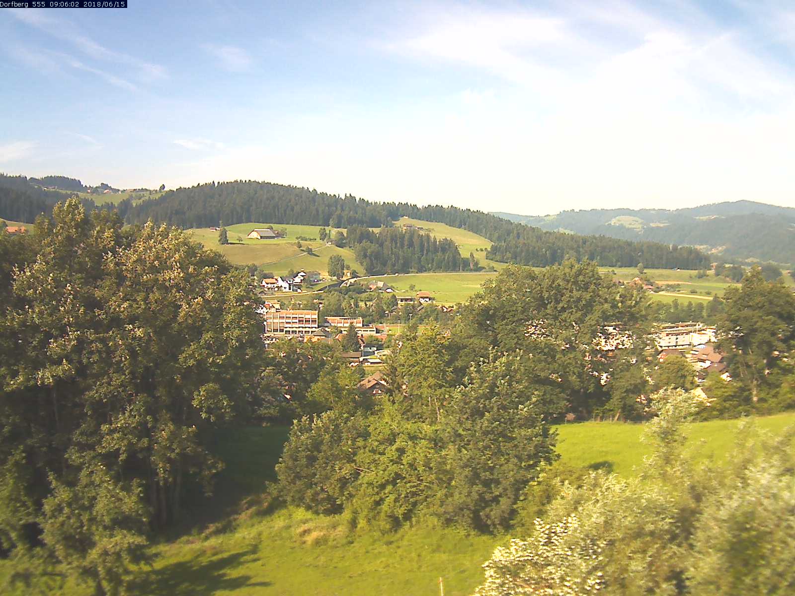 Webcam-Bild: Aussicht vom Dorfberg in Langnau 20180615-090601