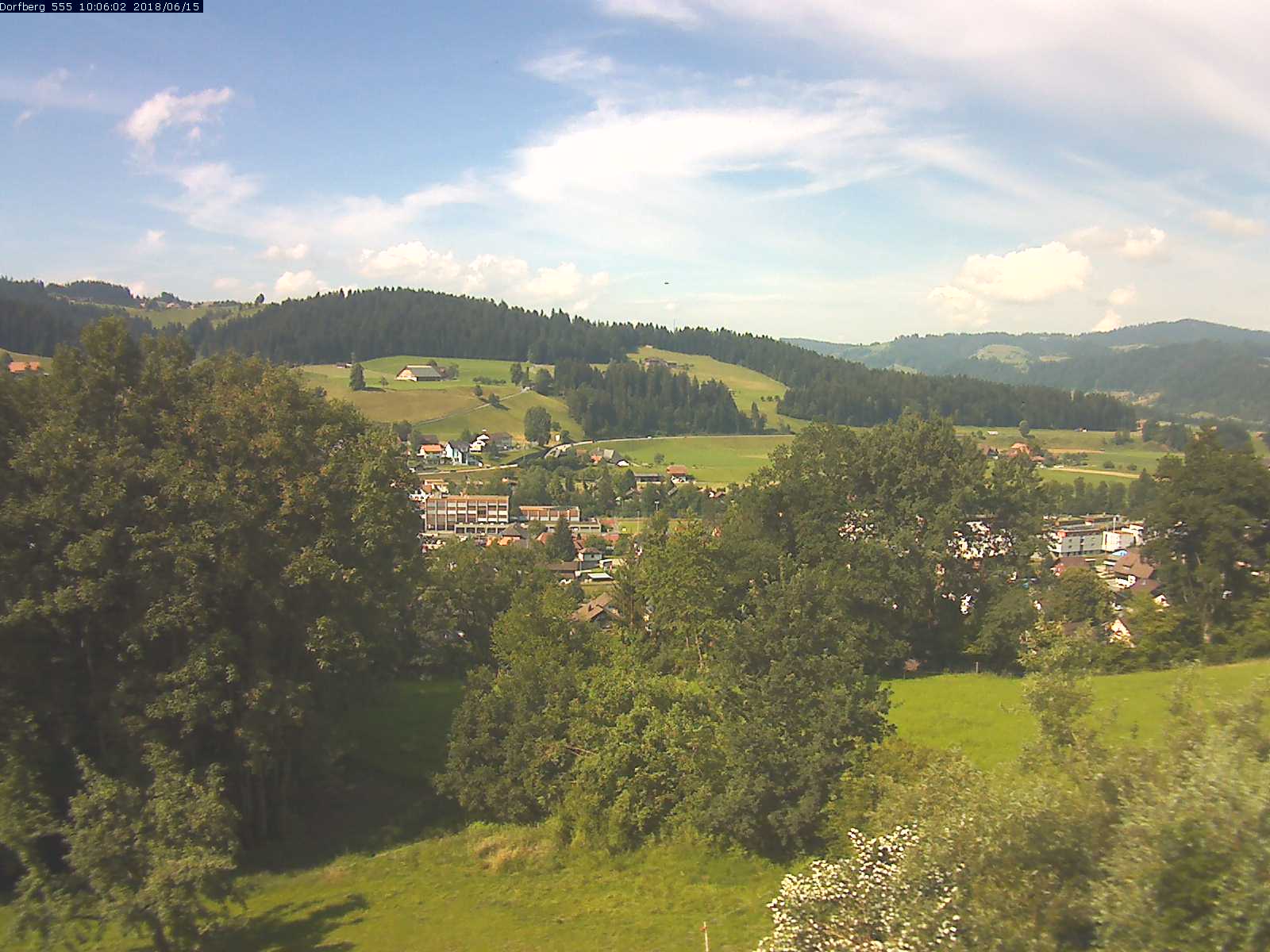 Webcam-Bild: Aussicht vom Dorfberg in Langnau 20180615-100601