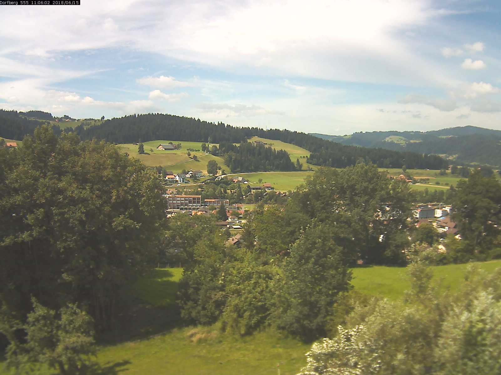 Webcam-Bild: Aussicht vom Dorfberg in Langnau 20180615-110601