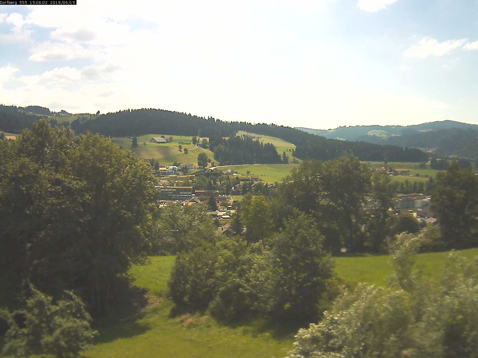 Webcam-Bild: Aussicht vom Dorfberg in Langnau 20180615-150601