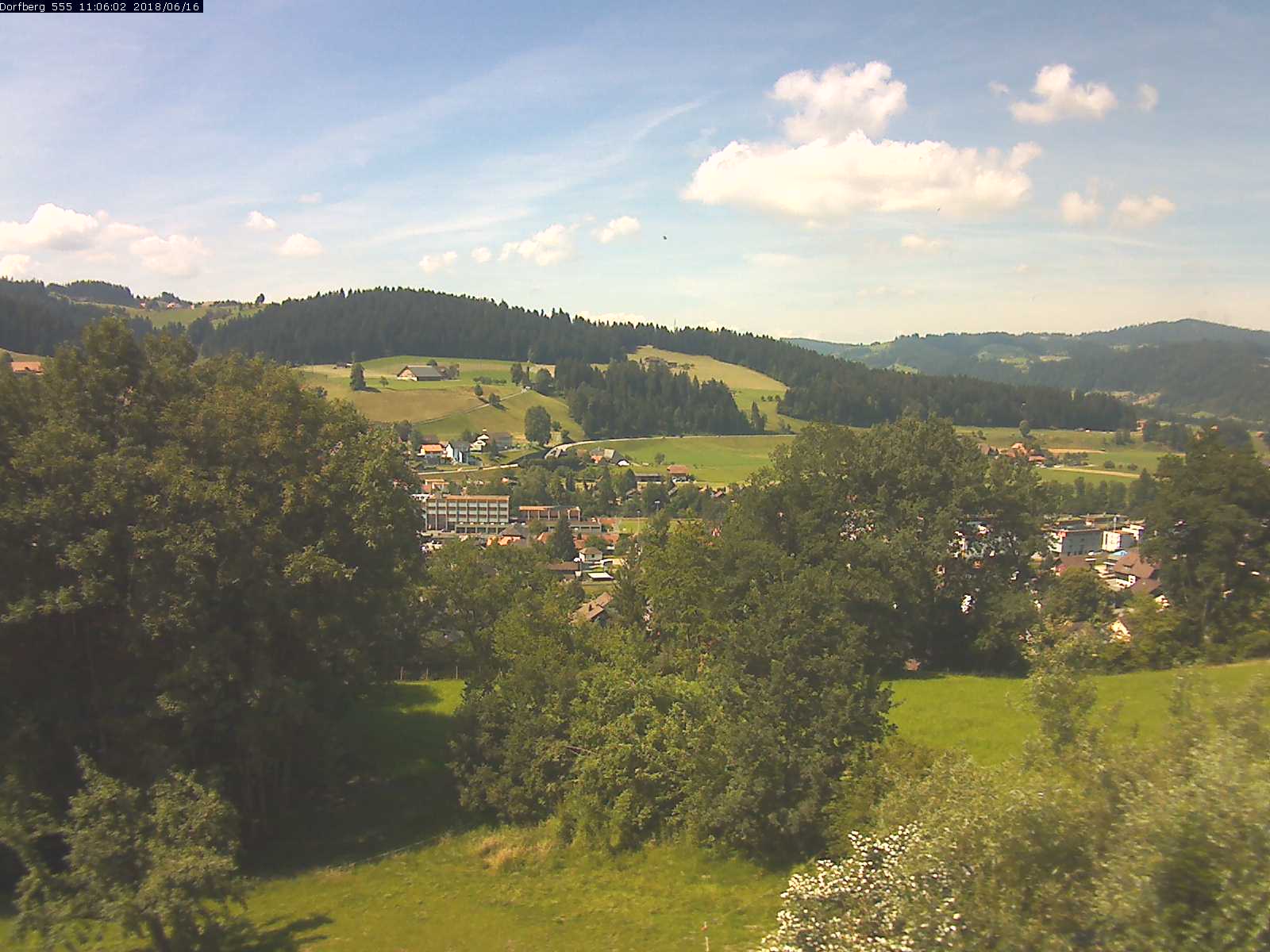 Webcam-Bild: Aussicht vom Dorfberg in Langnau 20180616-110601