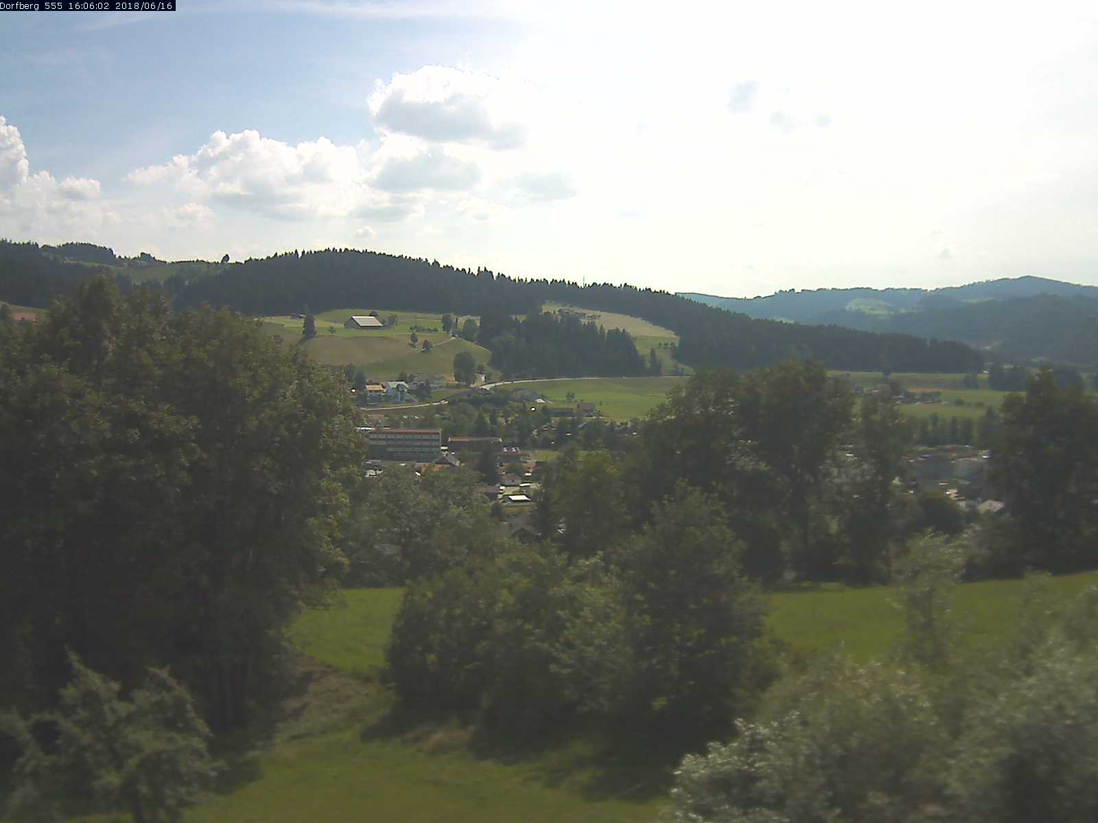 Webcam-Bild: Aussicht vom Dorfberg in Langnau 20180616-160601