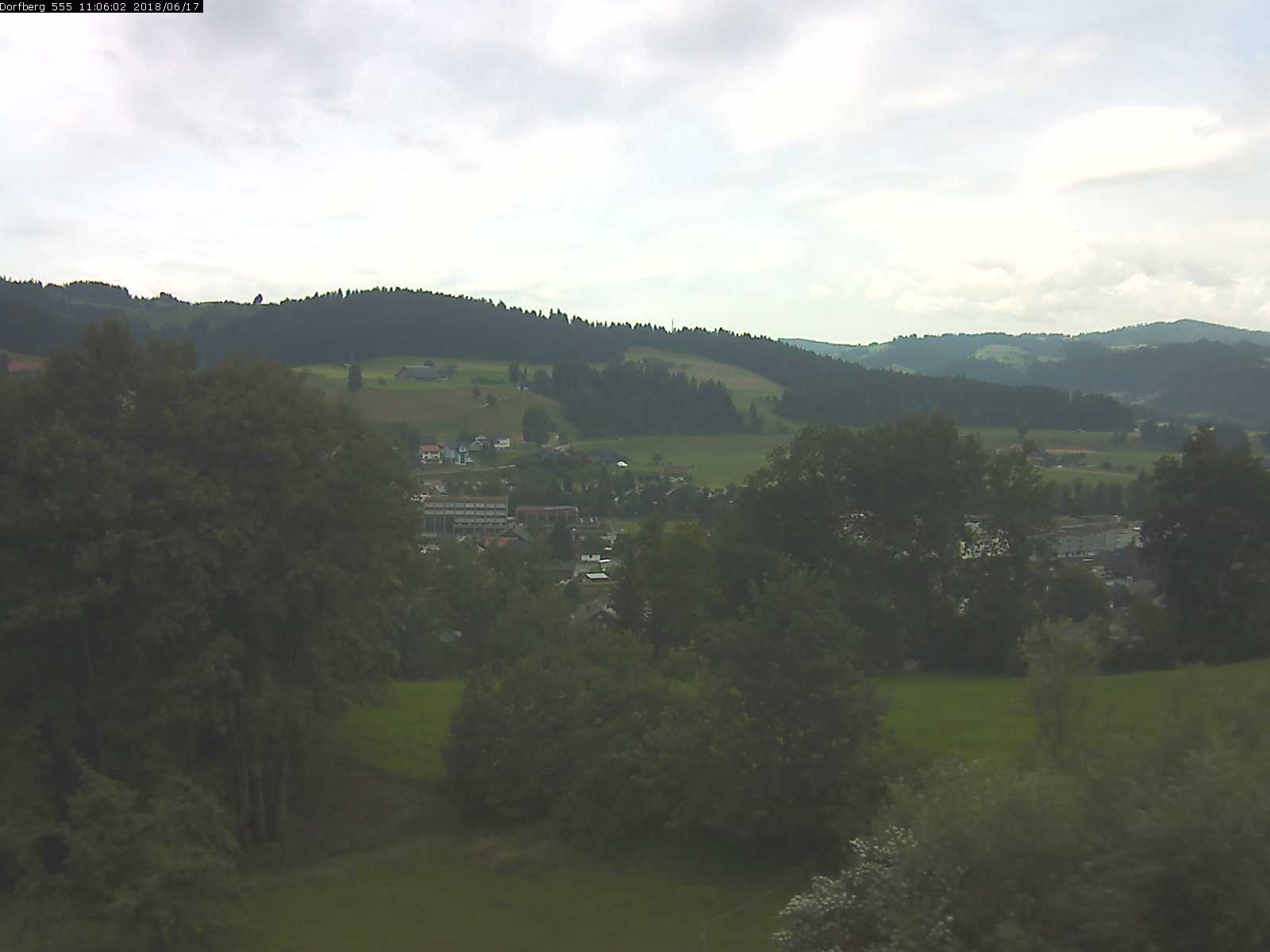 Webcam-Bild: Aussicht vom Dorfberg in Langnau 20180617-110601