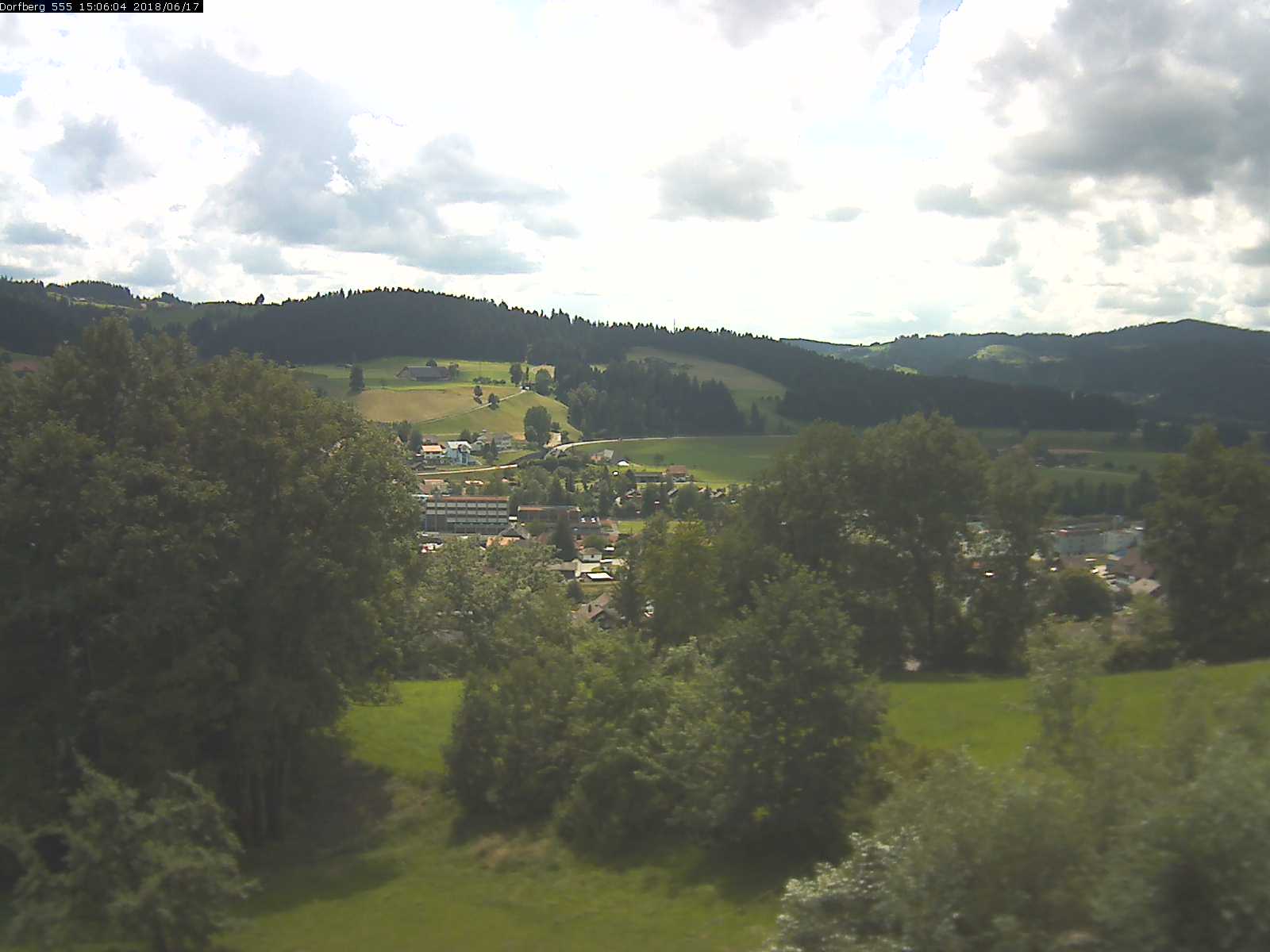 Webcam-Bild: Aussicht vom Dorfberg in Langnau 20180617-150602