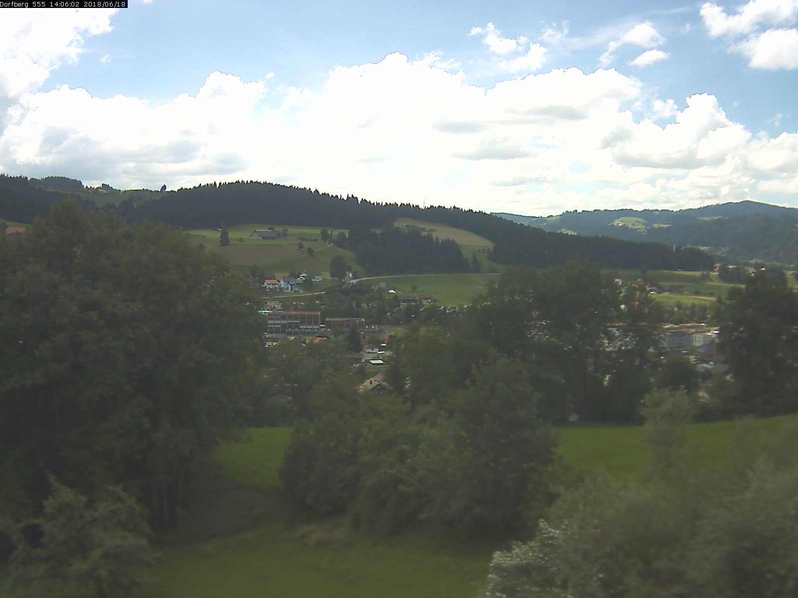 Webcam-Bild: Aussicht vom Dorfberg in Langnau 20180618-140601