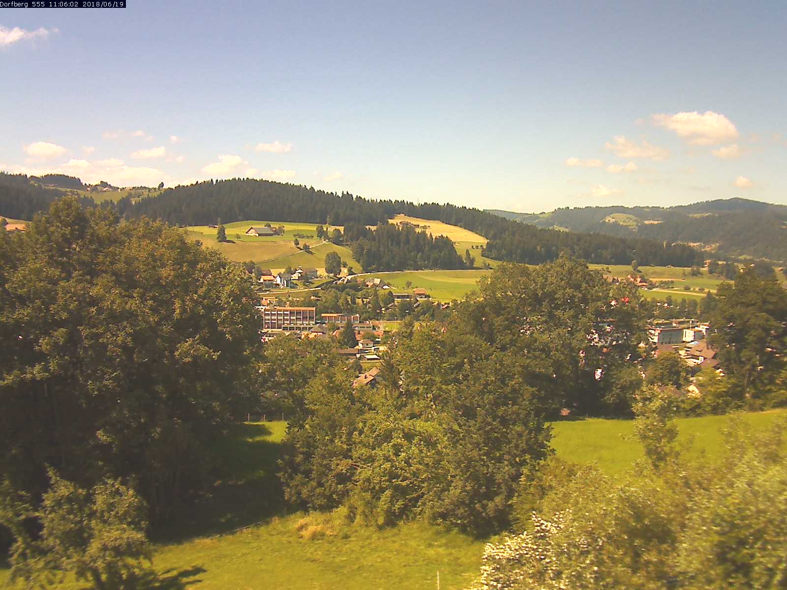 Webcam-Bild: Aussicht vom Dorfberg in Langnau 20180619-110601