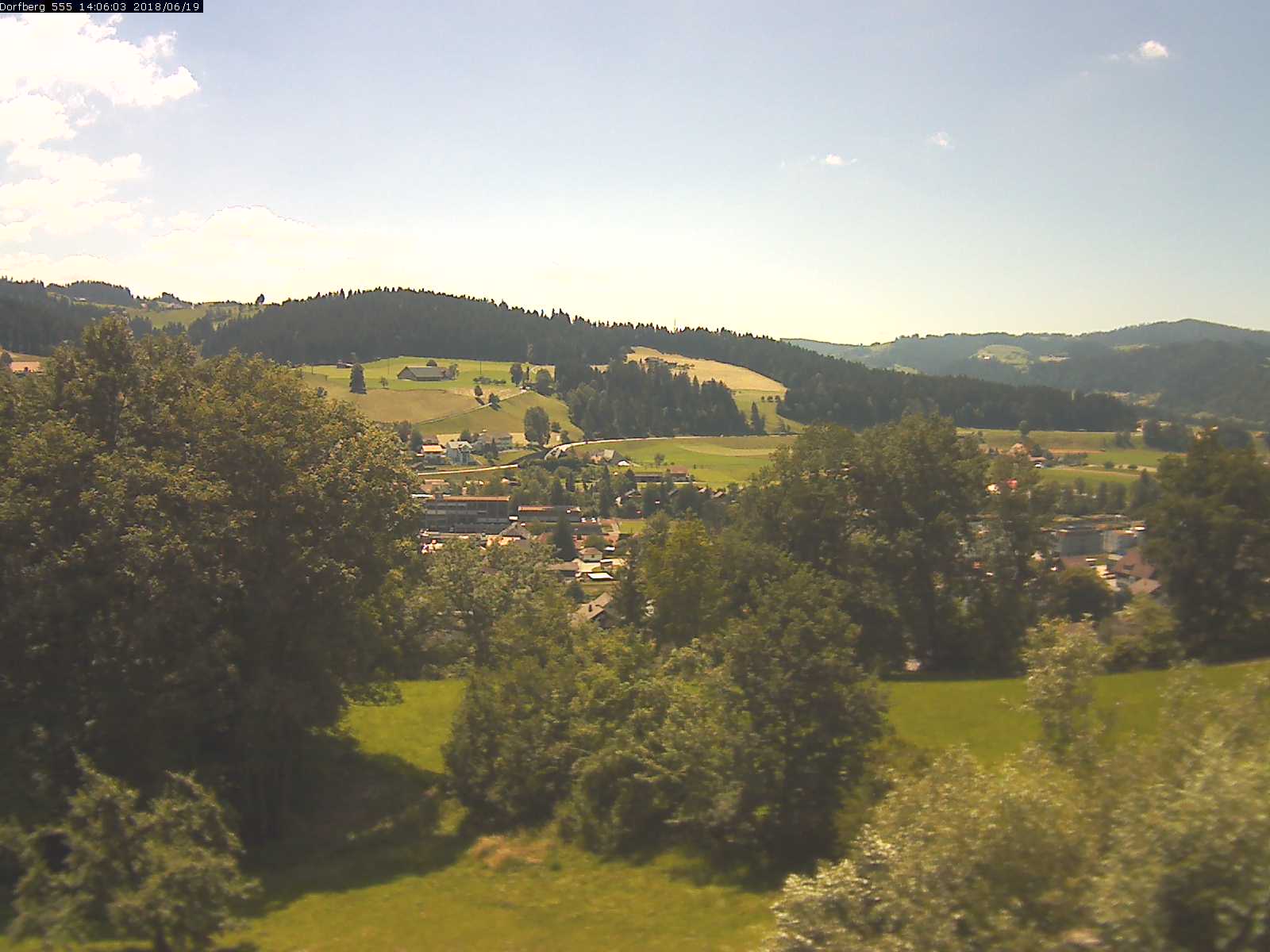 Webcam-Bild: Aussicht vom Dorfberg in Langnau 20180619-140601