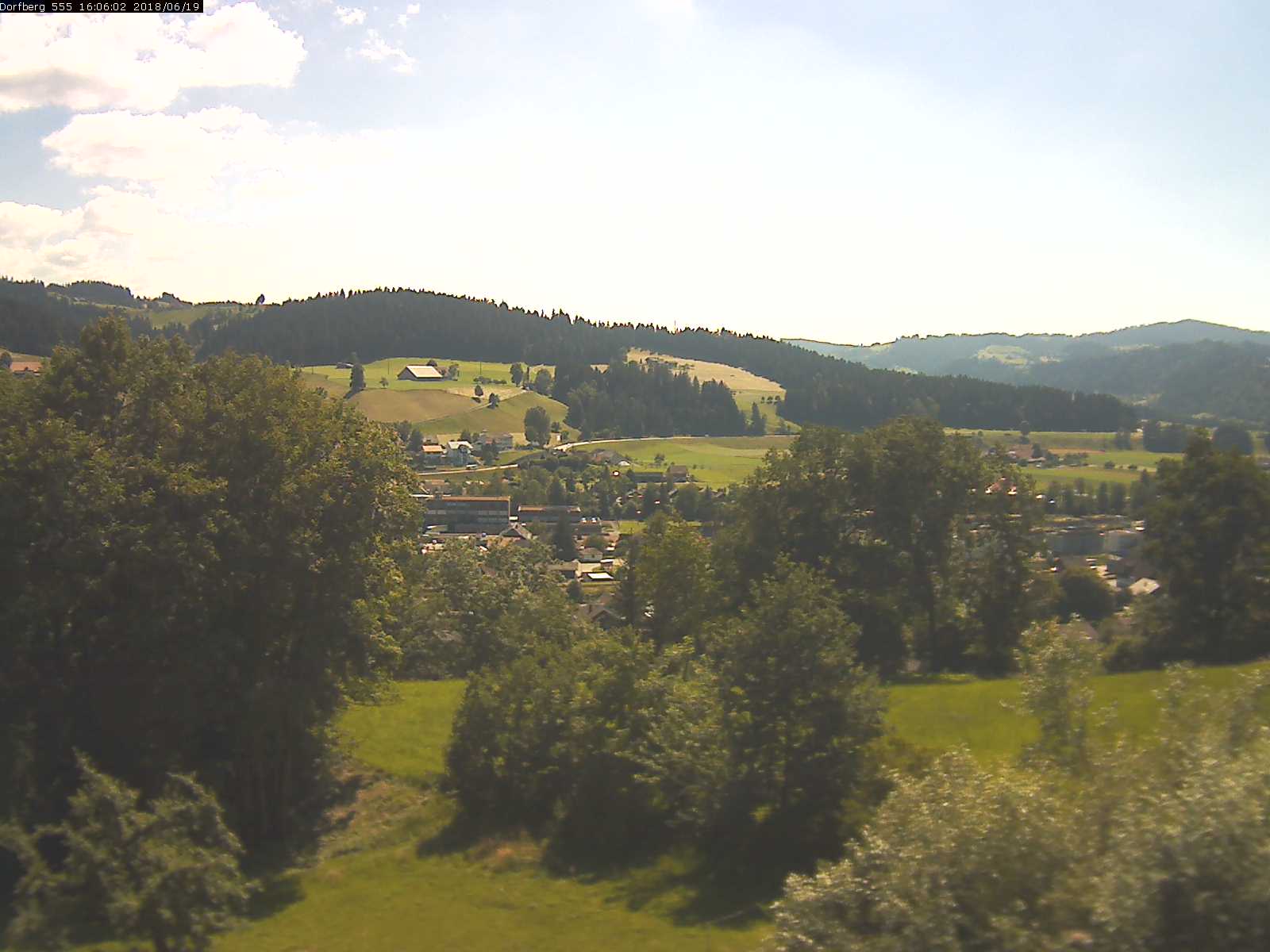 Webcam-Bild: Aussicht vom Dorfberg in Langnau 20180619-160602