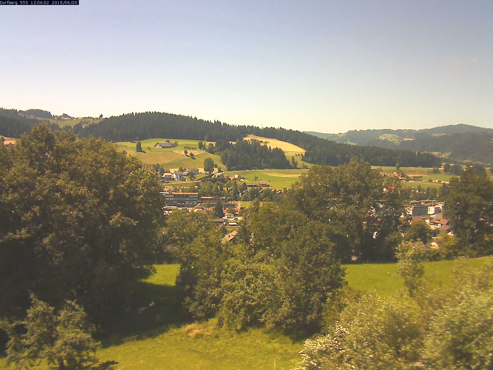 Webcam-Bild: Aussicht vom Dorfberg in Langnau 20180620-120601