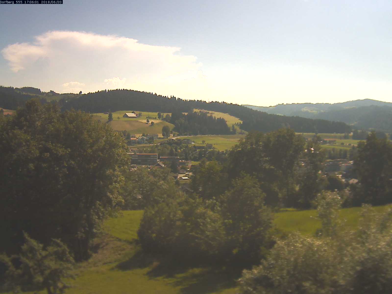 Webcam-Bild: Aussicht vom Dorfberg in Langnau 20180620-170601