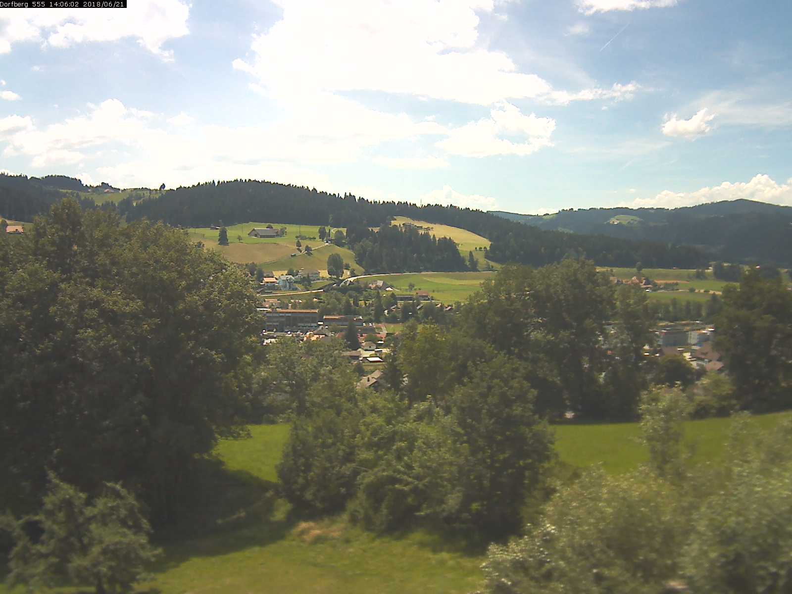 Webcam-Bild: Aussicht vom Dorfberg in Langnau 20180621-140601