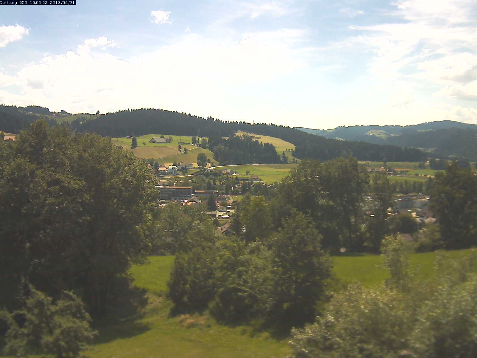 Webcam-Bild: Aussicht vom Dorfberg in Langnau 20180621-150601