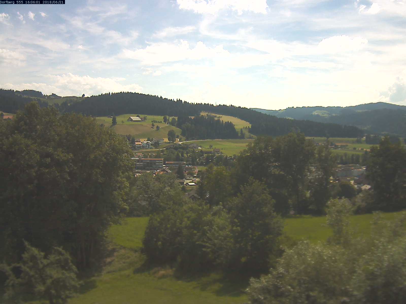 Webcam-Bild: Aussicht vom Dorfberg in Langnau 20180621-160601