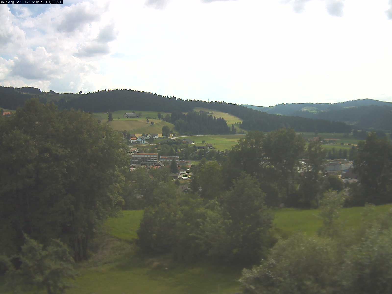 Webcam-Bild: Aussicht vom Dorfberg in Langnau 20180621-170601
