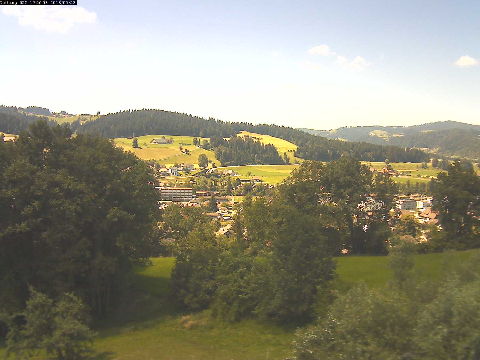 Webcam-Bild: Aussicht vom Dorfberg in Langnau 20180623-120601