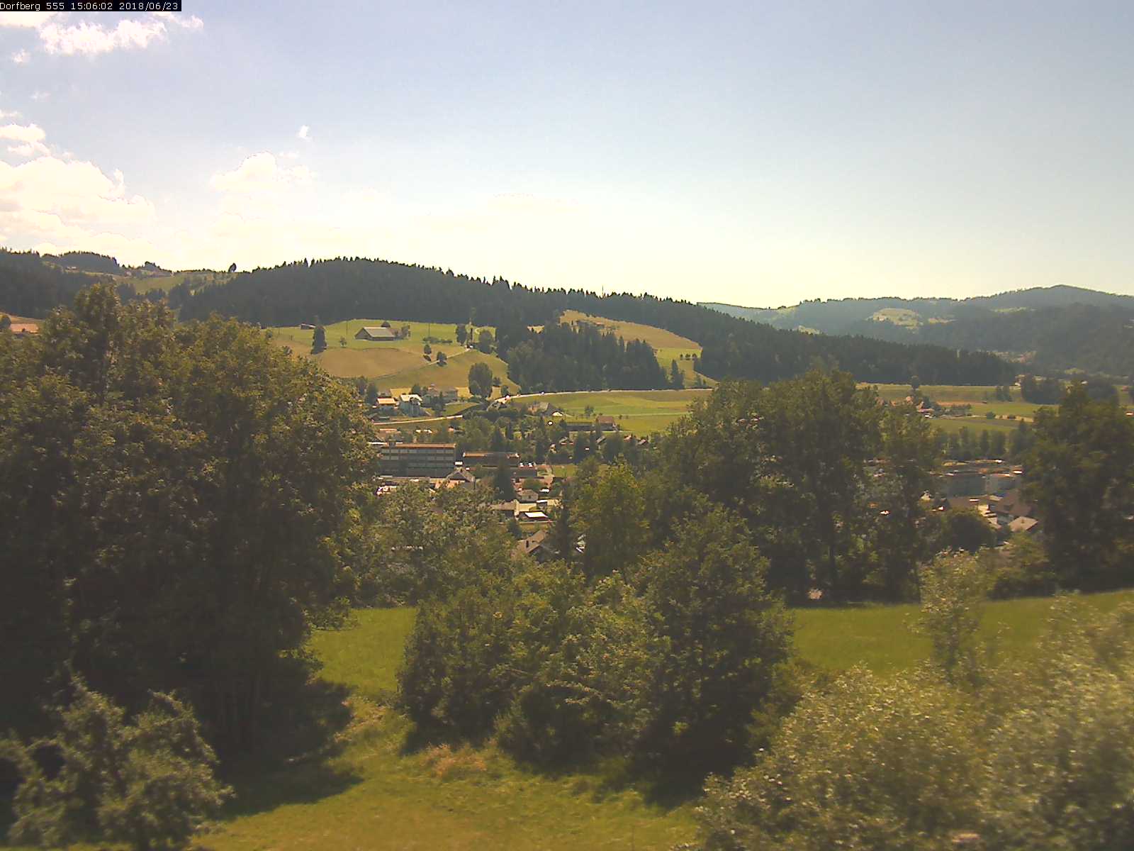 Webcam-Bild: Aussicht vom Dorfberg in Langnau 20180623-150601