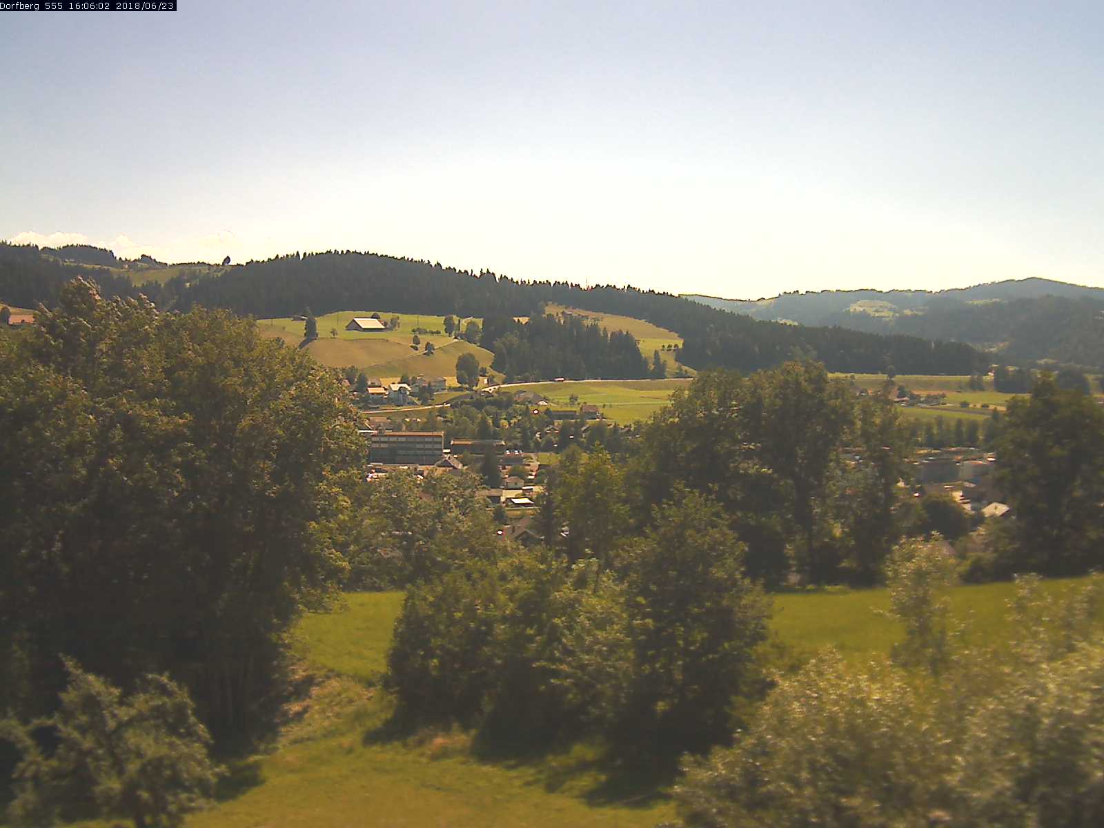 Webcam-Bild: Aussicht vom Dorfberg in Langnau 20180623-160601