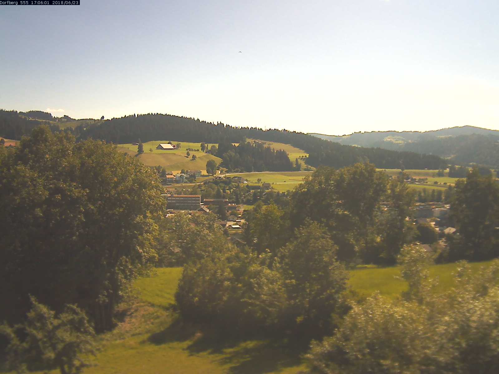 Webcam-Bild: Aussicht vom Dorfberg in Langnau 20180623-170601