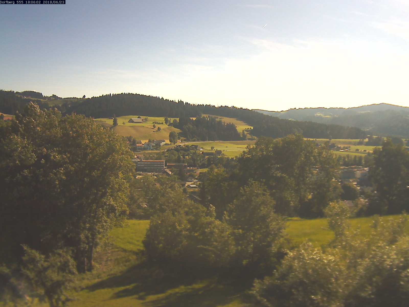 Webcam-Bild: Aussicht vom Dorfberg in Langnau 20180623-180601