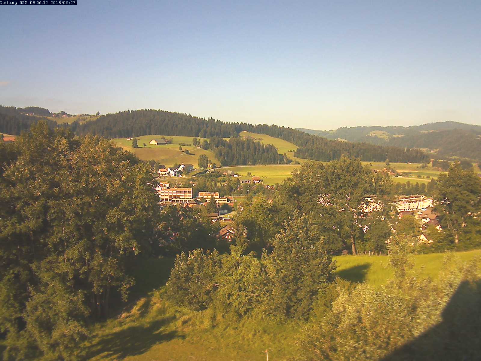 Webcam-Bild: Aussicht vom Dorfberg in Langnau 20180627-080602