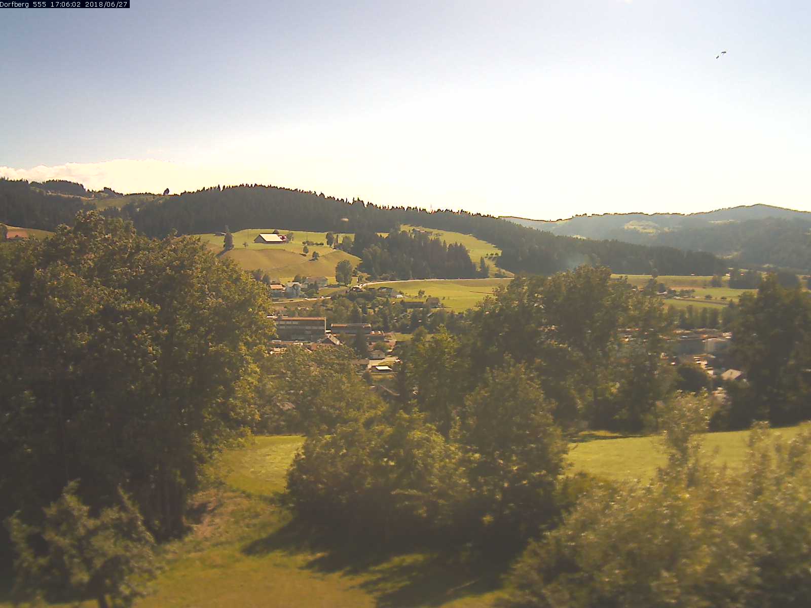 Webcam-Bild: Aussicht vom Dorfberg in Langnau 20180627-170601