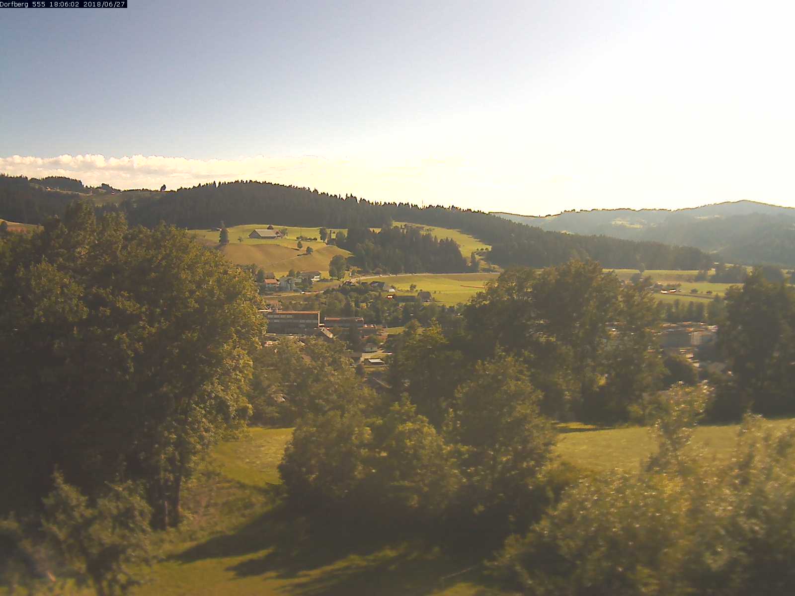 Webcam-Bild: Aussicht vom Dorfberg in Langnau 20180627-180601