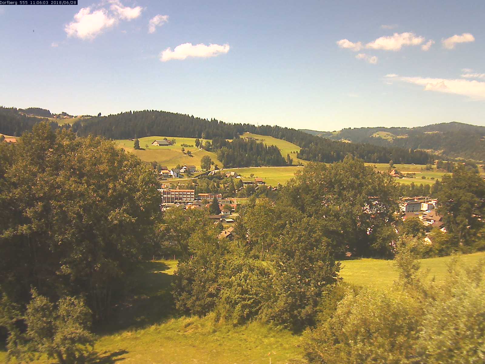 Webcam-Bild: Aussicht vom Dorfberg in Langnau 20180628-110601