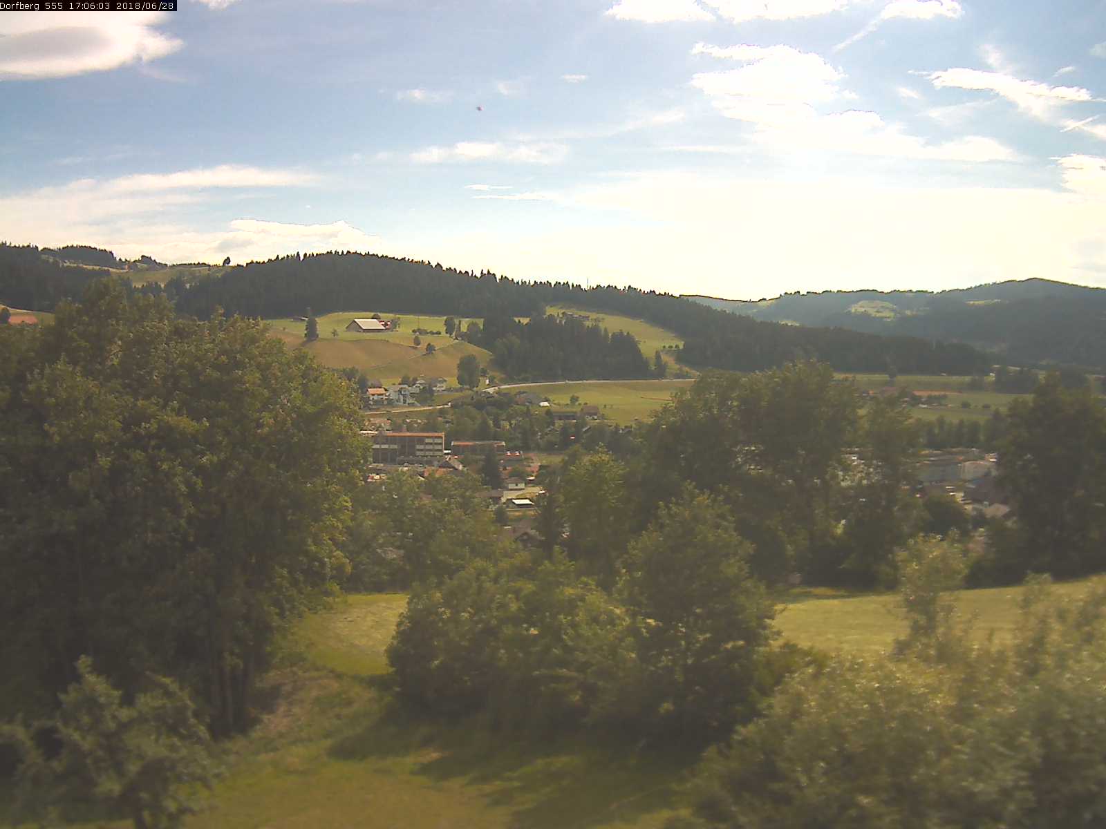 Webcam-Bild: Aussicht vom Dorfberg in Langnau 20180628-170602