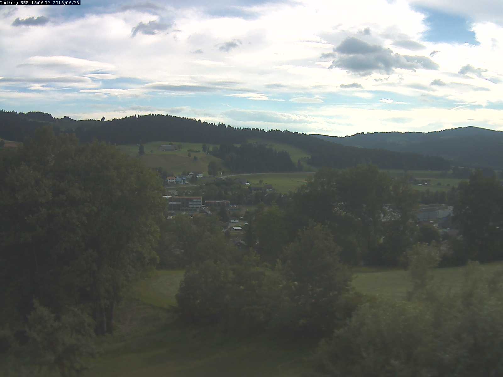 Webcam-Bild: Aussicht vom Dorfberg in Langnau 20180628-180601
