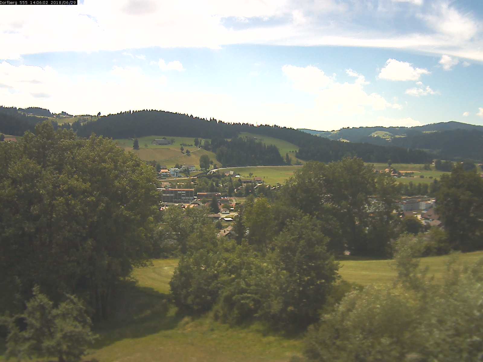 Webcam-Bild: Aussicht vom Dorfberg in Langnau 20180629-140601