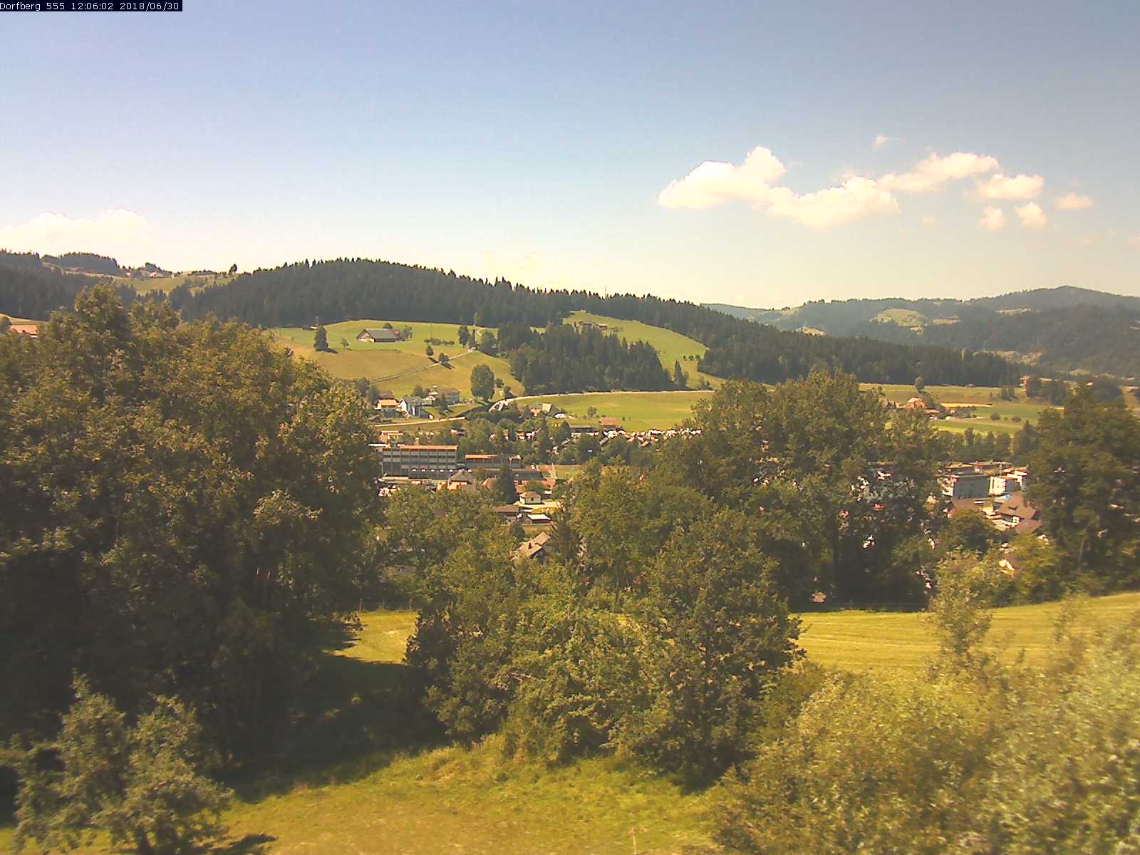 Webcam-Bild: Aussicht vom Dorfberg in Langnau 20180630-120601