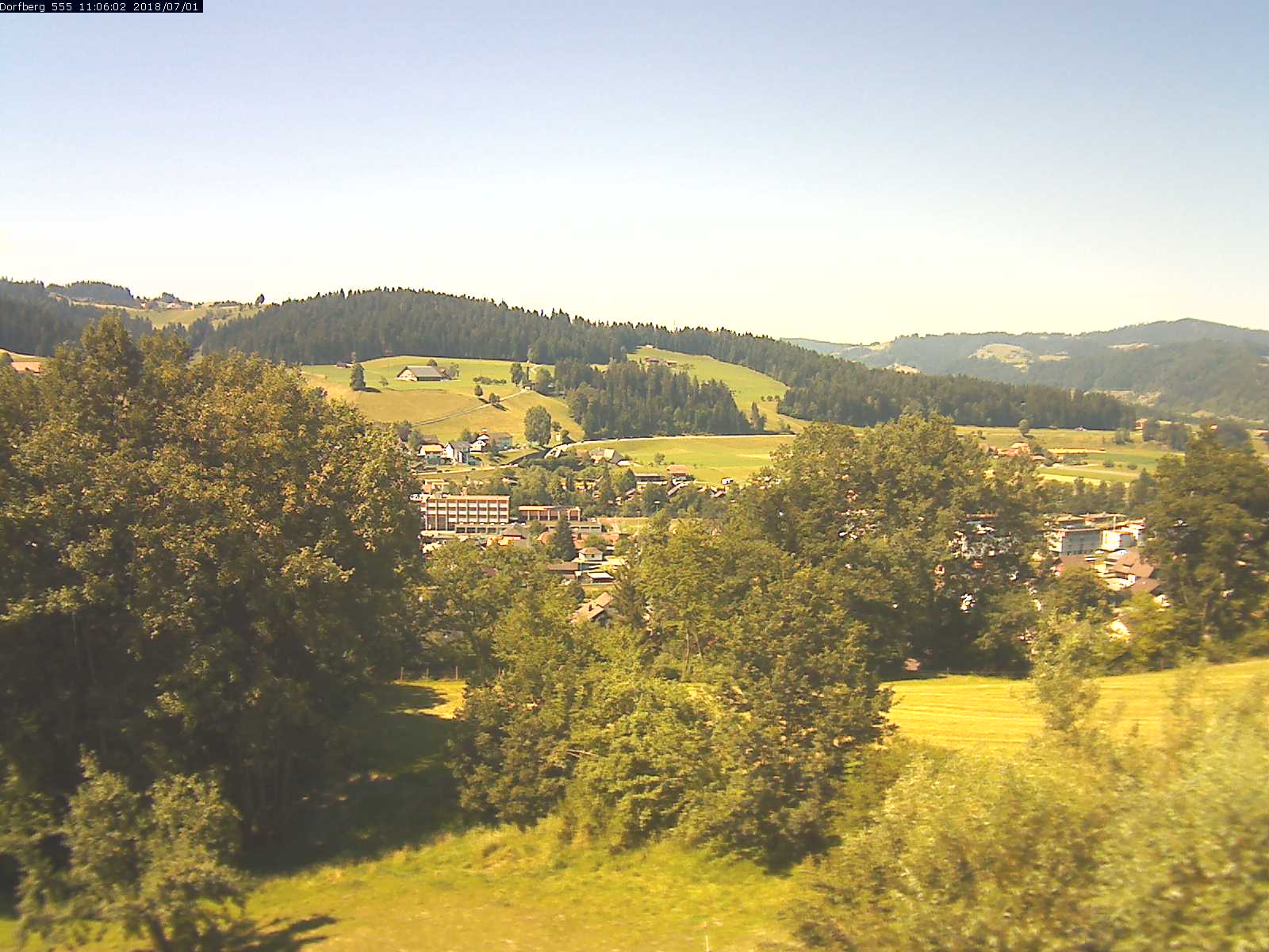 Webcam-Bild: Aussicht vom Dorfberg in Langnau 20180701-110601