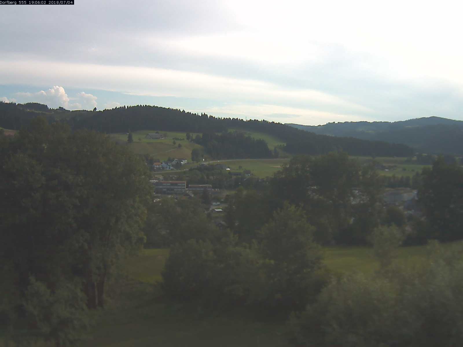 Webcam-Bild: Aussicht vom Dorfberg in Langnau 20180704-190601